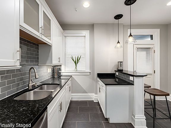 2nd image of 819 City Park Ave