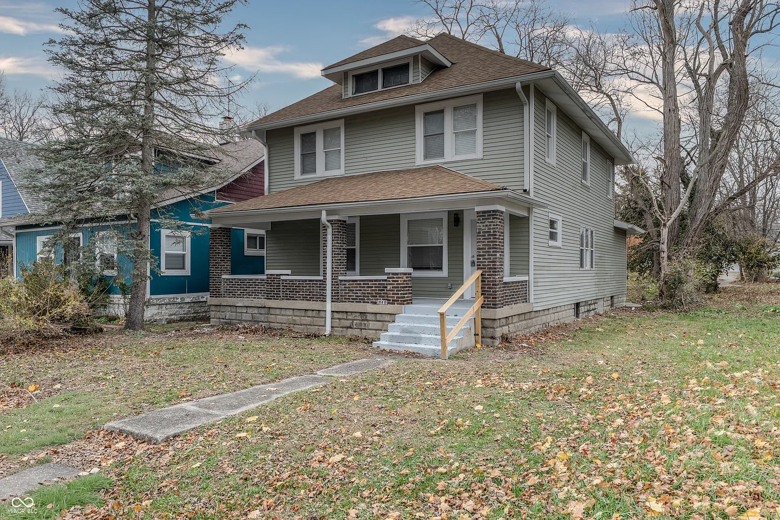 940 W 34th St photo 1