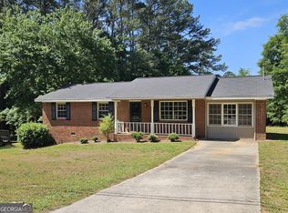 858 Pine Shadow Ln, Winder, GA 30680