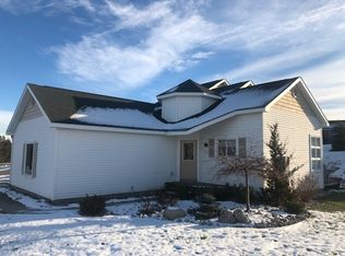 719 Maple Creek Blvd, Petoskey, MI 49770