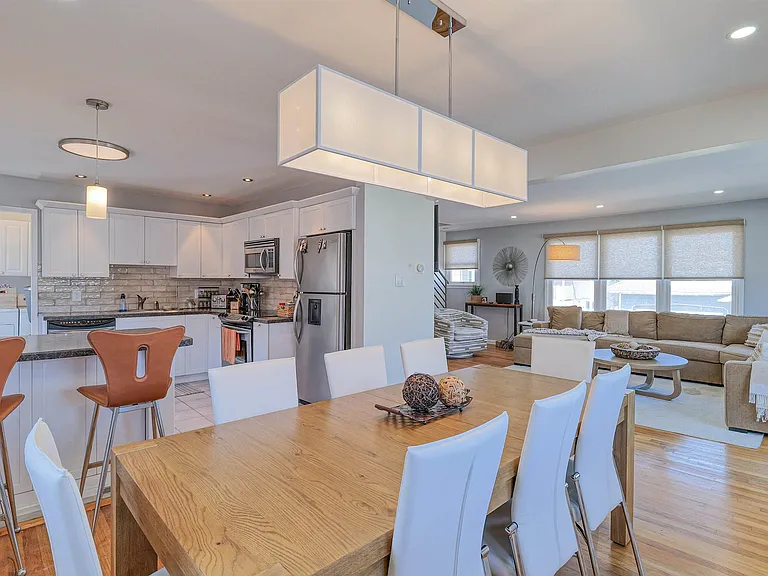 7000 Winchester Ave #TOP FLOOR — Photo 9