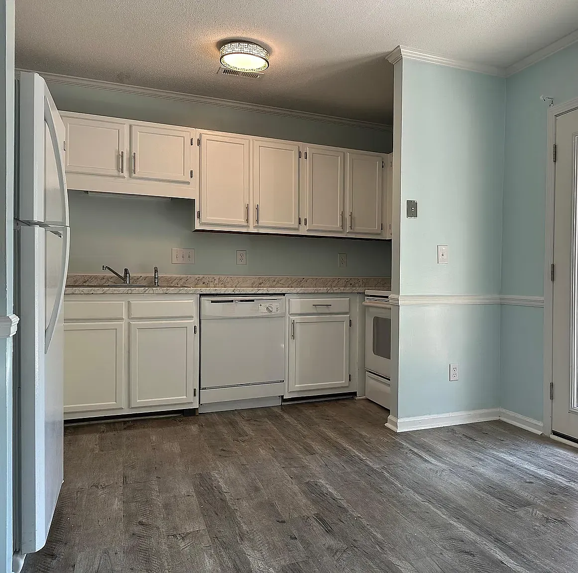 2 bed, 1150 sqft, $1,350 — Photo 2
