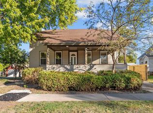 110 W 17th Ave, Oshkosh, WI 54902