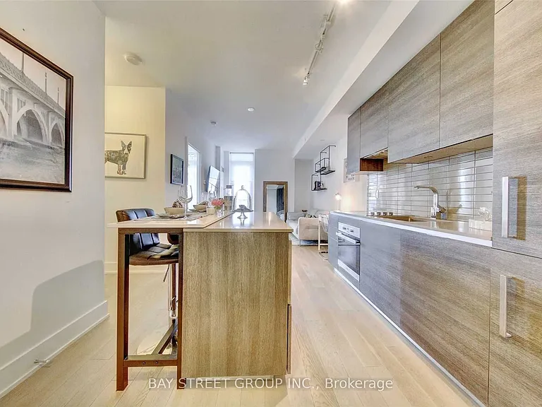 200 Bloor St W #1409 — Photo 5