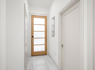 13908 W Collins St, Van Nuys, CA 91401
