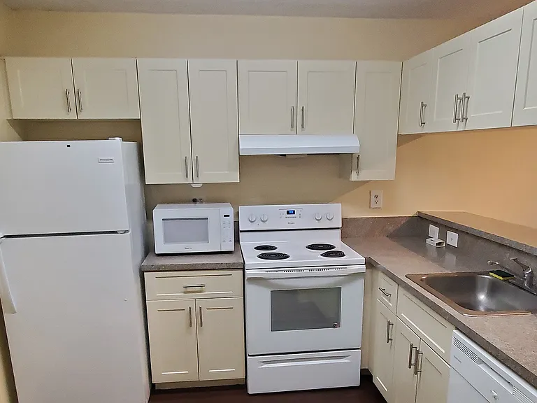 9823 Nob Hill Ct — Photo 12
