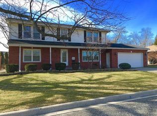200 E Hazelwood St, Morton, IL