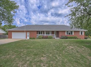 532 Clover Ct, Gibson City, IL 60936