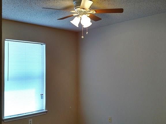 3rd image of 104 Horseshoe Dr #Ab