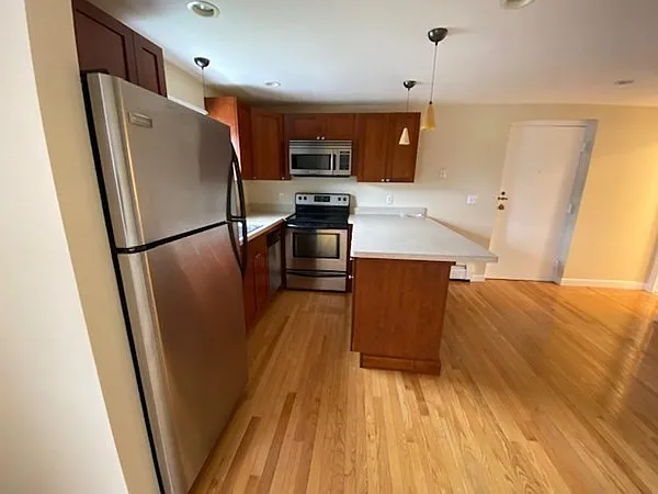 1 bed, 568 sqft, $2,190 — Photo 2