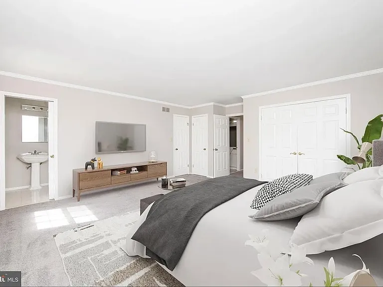 58 Danielle Ct — Photo 20