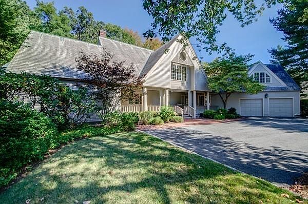 2nd image of 15 Phillips Pond Rd