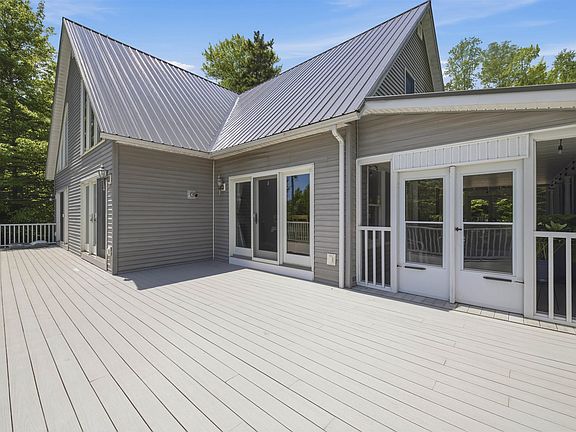 3rd image of 299 Cloutier Drive