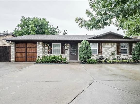 2nd image of 455 Sweetbriar Dr