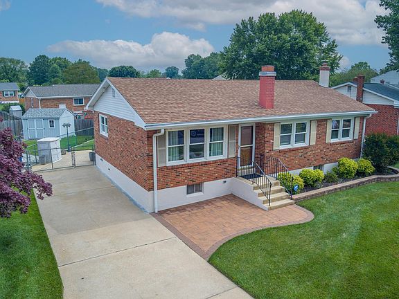 3rd image of 115 Clover Cir