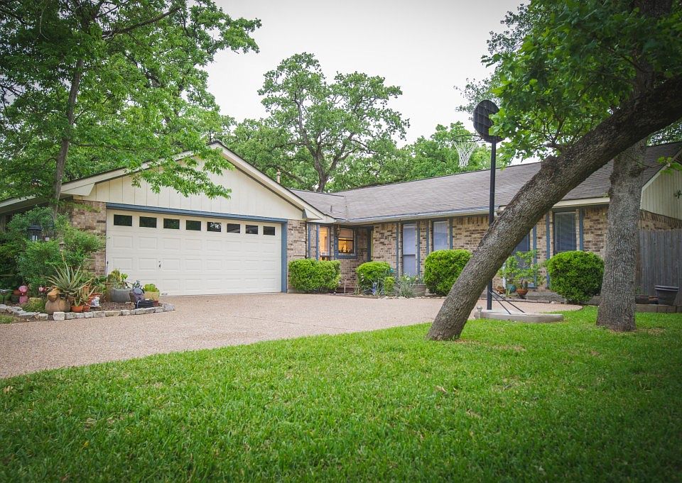 1st image of 1211 Haley Pl