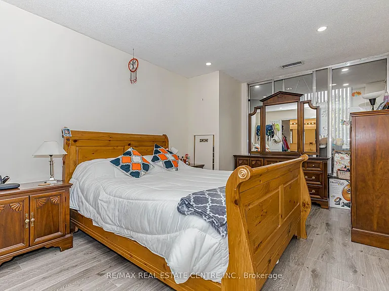 310 Mill St S #104 — Photo 14