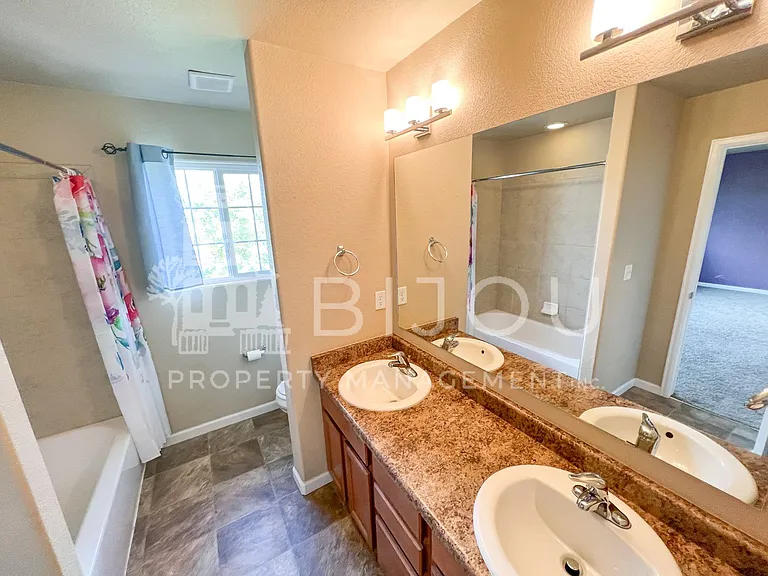 4247 Rosalie St — Photo 12