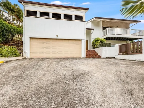 99-1017 Kahua Pl, Aiea, HI 96701