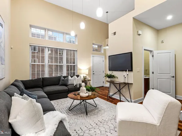 830 S Swanson St, Philadelphia, PA 19147