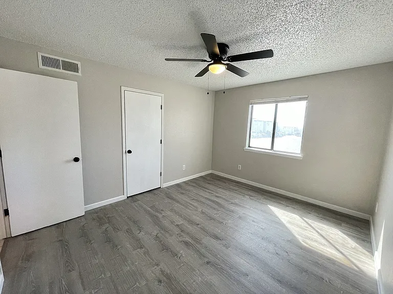 2935 Claude Dove Dr — Photo 26