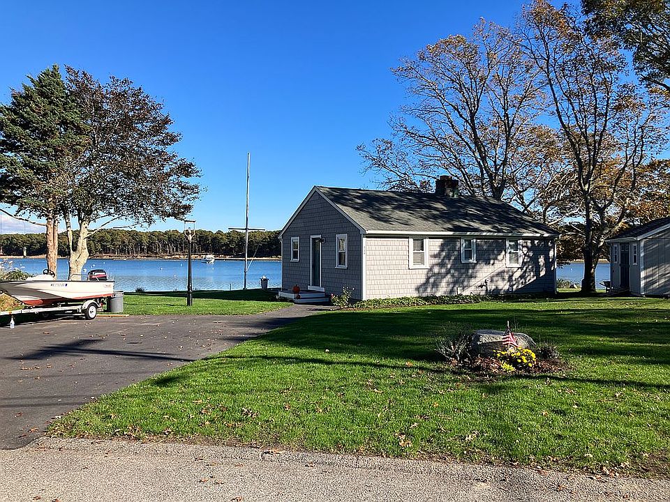 2nd image of 334 Edgewater Dr E