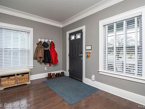 3rd image of 504 N Alexander Ave