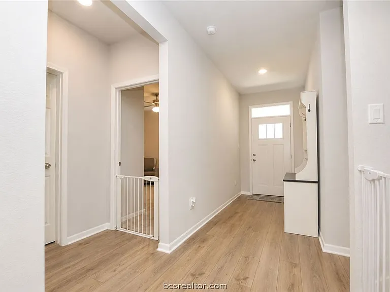 6215 Rockford Dr — Photo 6