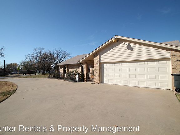3rd image of 1601 Ruiz Dr