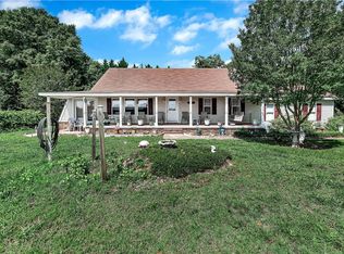 1100 Cherokee Rd, Townville, SC 29689