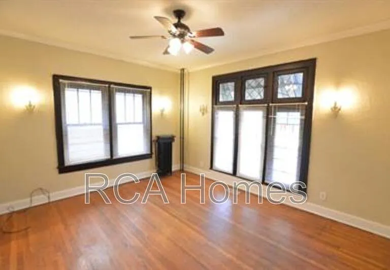 2527 Shelby St #6 — Photo 2
