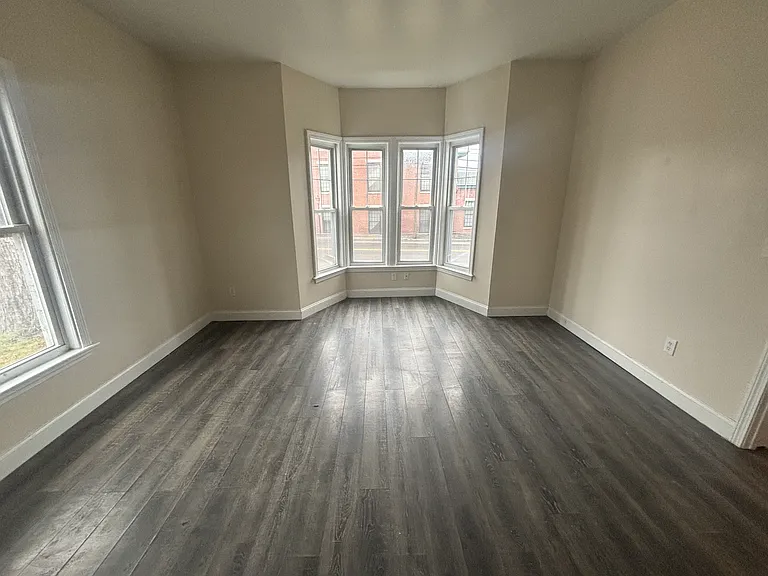 253 Lisbon St #2B — Photo 8
