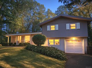 21 Idylwood Dr, Northford, CT 06472