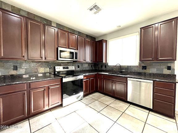 2nd image of 17323 W WOODLANDS Avenue
