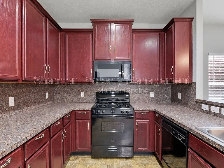 17142 Amarose Dr — Photo 8