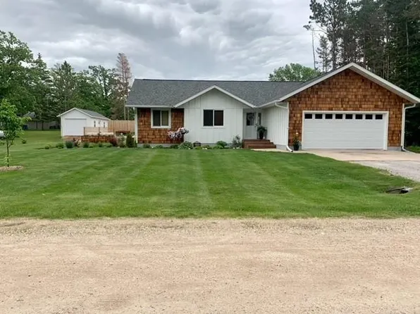 744 Lenmark Ln, Badger, MN 56714