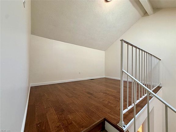 5th image of 431 Lester Rd