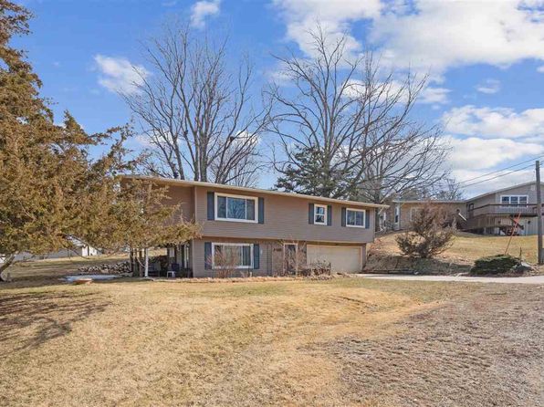 309 Pleasant View Dr NE, Solon, IA 52333