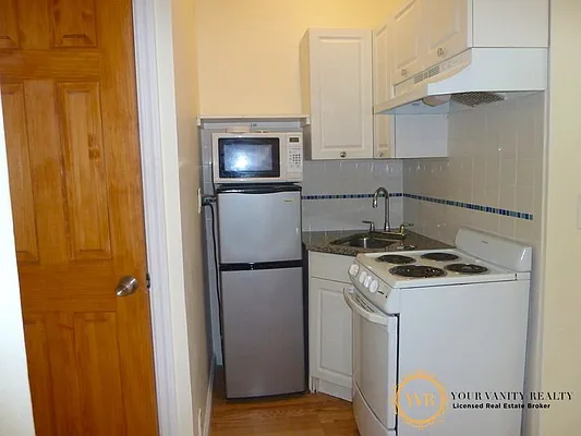 Rented by Your Vanity Realty | media 11