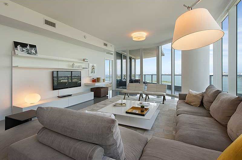 1st image of 2020 N Bayshore Dr APT 2900