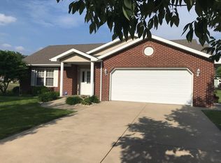 3243 Becker Dr, Peru, IL 61354