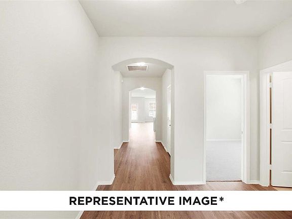 4th image of 326 Lexington Ave