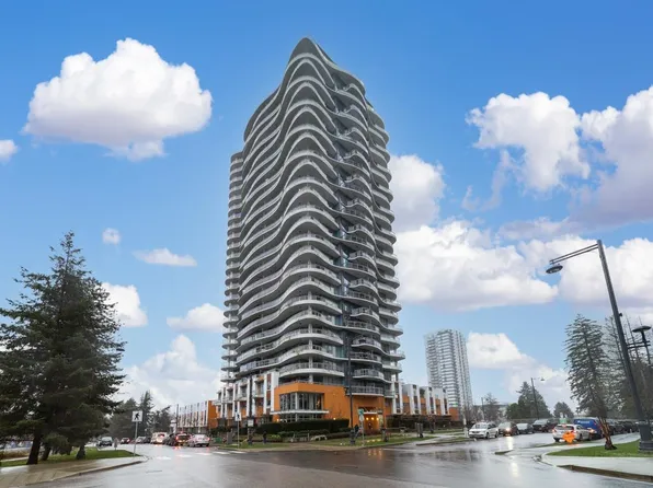 13303 Central Ave #802, Surrey, BC V3T 0K6