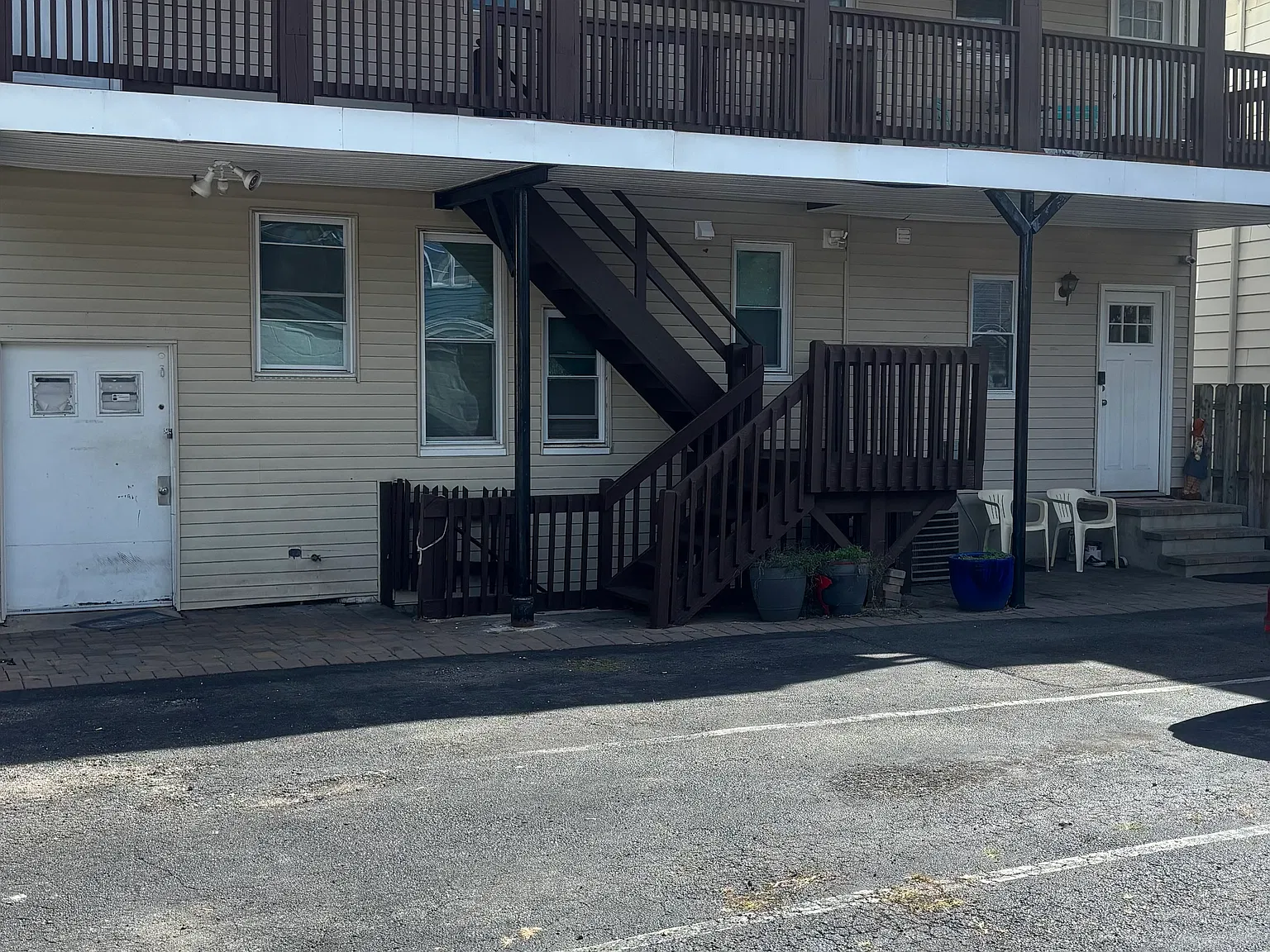 3 bed, 1000 sqft, $2,795 — Photo 2