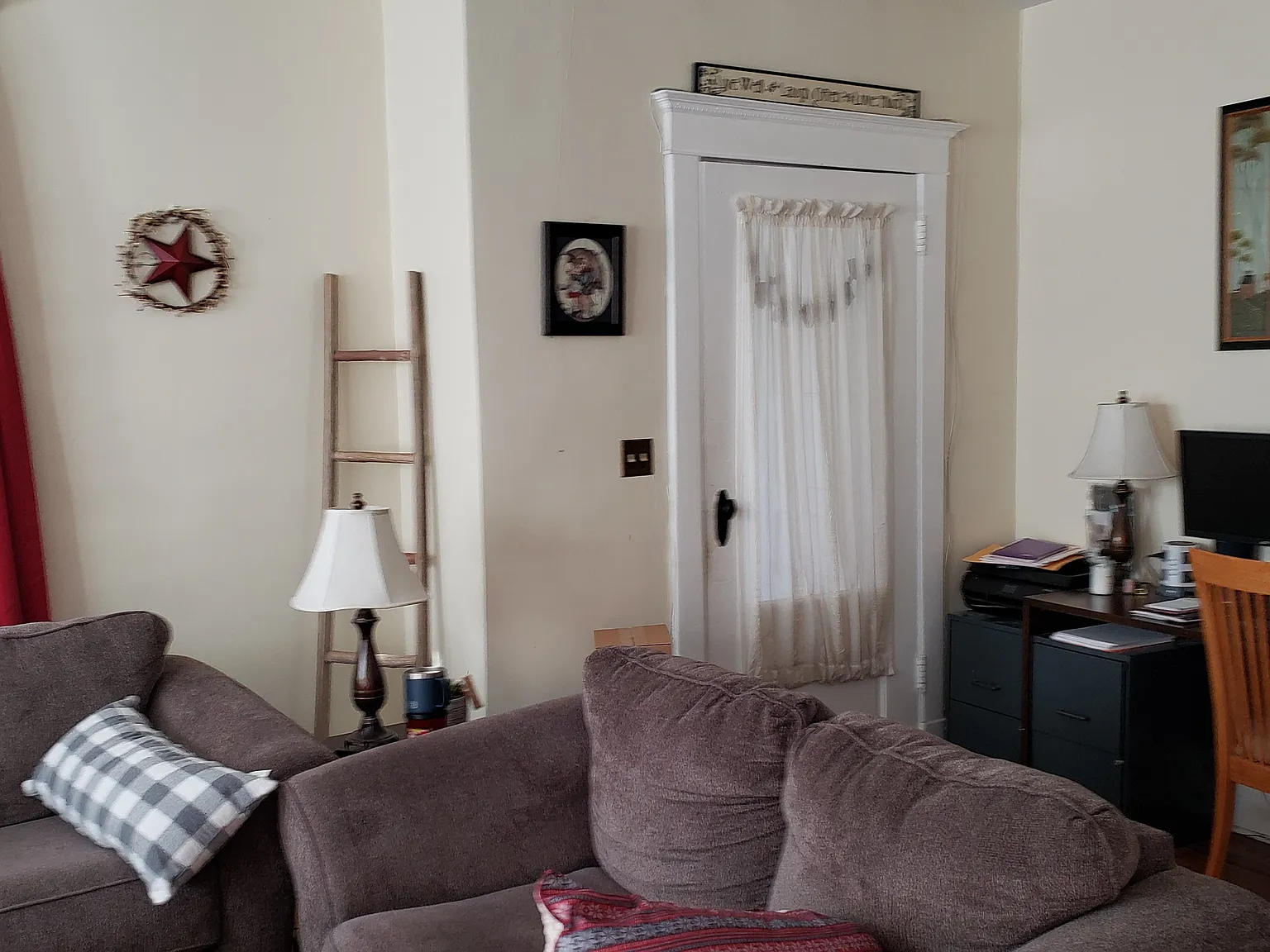 3 bed, 1.5 bath, 1500 sqft, $2,400 — Photo 2