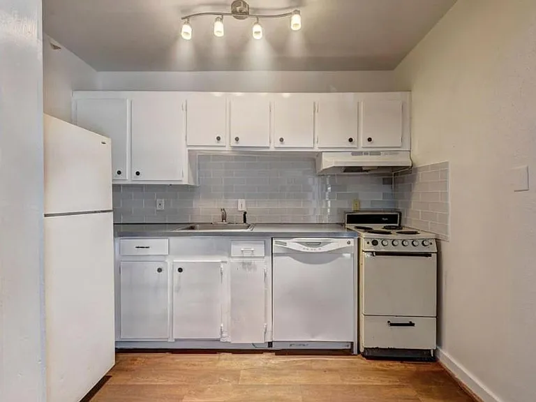 2322 Dunlavy St #6 — Photo 2
