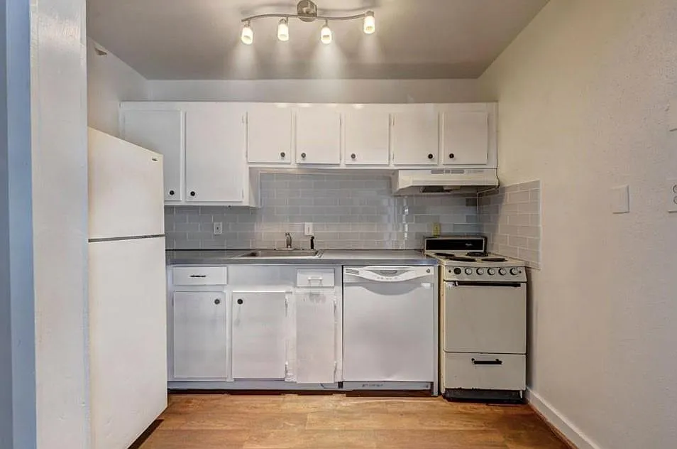 Building Photo - 2322 Dunlavy St #6