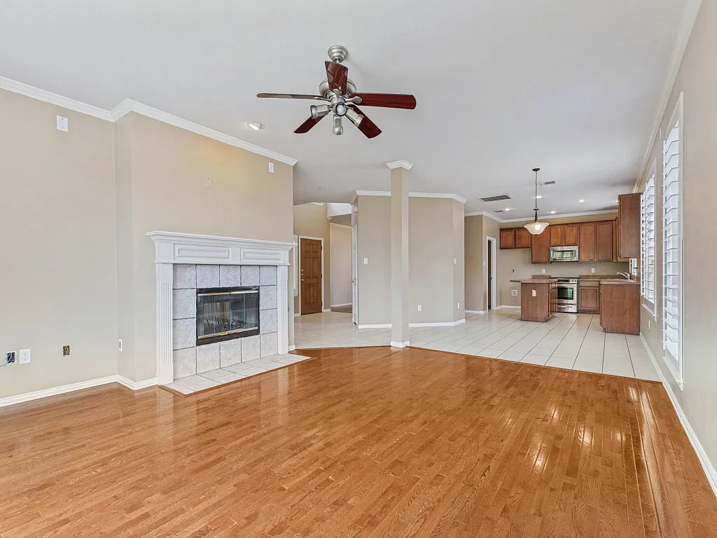 4 bed, 2.5 bath, 2370 sqft, $2,750 — Photo 3