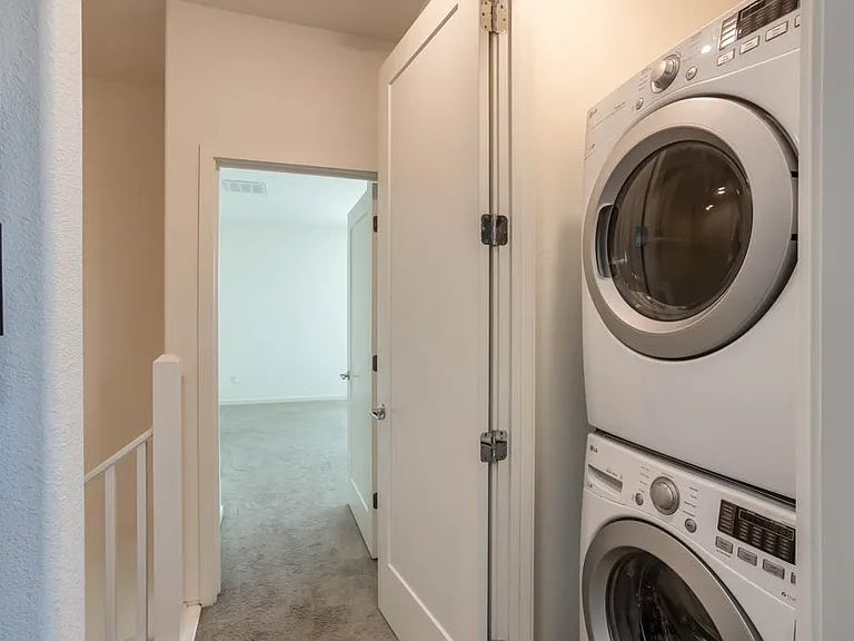 Hallway/Laundry
