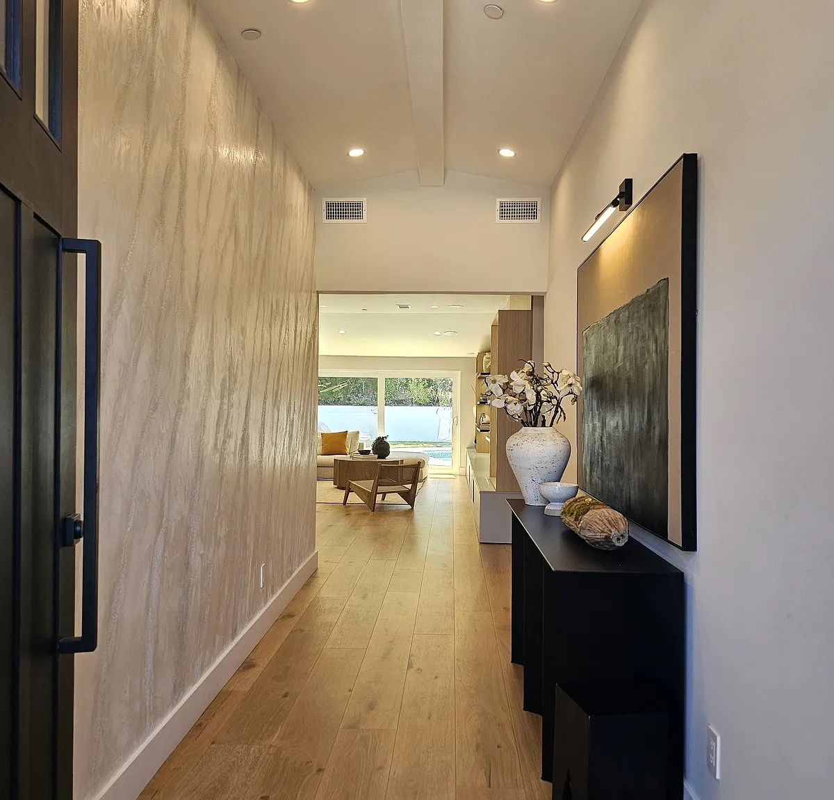 4 bed, 3.5 bath, 2500 sqft, $10,000 — Photo 3